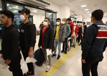 11 Göçmenin Yakalandığı Operasyonda 2 Tutuklama