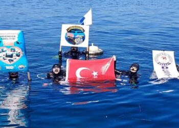 35 Dalgıç Cumhuriyet’in 100. Yılı İçin Dalış Gerçekleştirdi