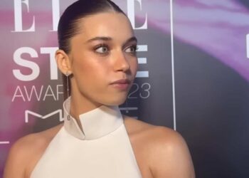 Afra Saraçoğlu Röportajı Yarım Bıraktı 