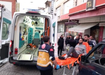 Ağabeyini Bıçakla Yaraladı