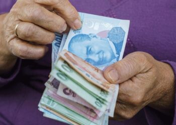 Ak Parti Emekli Aylığına Zam Sinyalini Yaktı