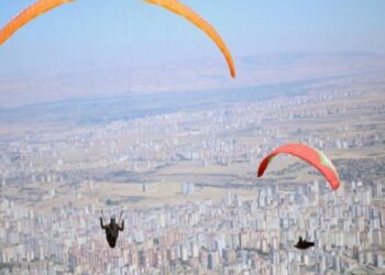 Ali Dağı’nda Yamaç Paraşütü heyecanı