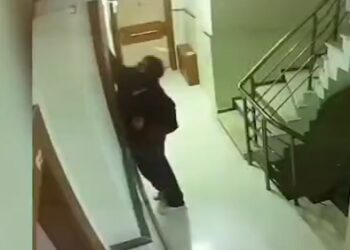 Apartmanın Acil Durum Işıklarını Söken Şahıs Yakalandı