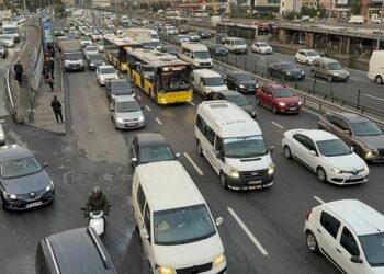 Ara Tatilin Bitmesiyle İstanbul’da Trafik Yoğunluğu Başladı