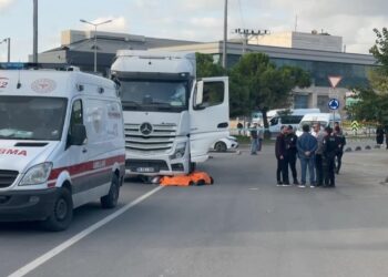 Arnavutköy’de Hafriyat Kamyonunun Çarptığı Kazada Bir Kadın Hayatını Kaybetti