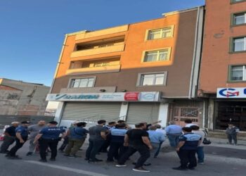 Arnavutköy’de Yan Tarafındaki İnşaat Çalışması Bina Tahliyesini Zorunlu Kıldı