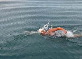 Aysu yüzmede ölümsüzlüğü kucakladı… Başarısı tarihe geçti