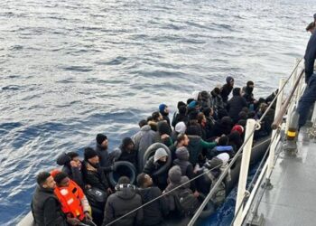 Ayvalık Açıklarında 55 Göçmen Yakalandı