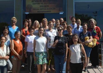 Ayvalık’ta Kadın Çiftçilere Zeytin ve Zeytinyağı Üzerine Eğitimler