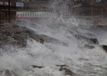 Batı Karadeniz’e Yarın Şiddetli Fırtına Uyarısı
