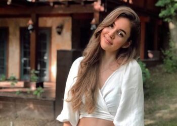 Berfu Yenenler Adnan Oktar’ın Çetesine Düşmekten Şans Eseri Kurtuldu