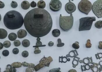 Bir Araçta 720 Parça Tarihi Eser Ele Geçirildi