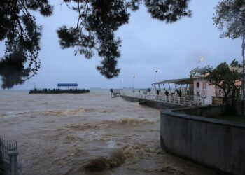 Birçok İl Sağanak Ve Kuvvetli Rüzgar İle Mücadele Ediyor