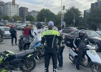 Bisiklet Yolunu Kullanan Motosiklet Sürücülerine Ceza Kesildi