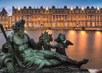 Bomba İhbarı Alındı: Paris’teki Versay Sarayı Tahliye Edildi