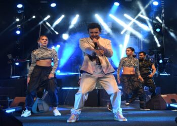 Buray Harbiye’de Konser Verdi