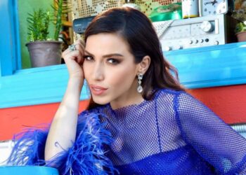 Burcu Güneş 500 Milyon Dolarlık Teknede Performans Sergiledi