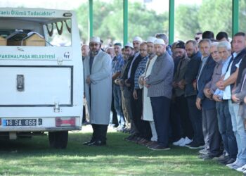 Bursa’da Anne Ve İki Çocuğunun Cenazeleri Toprağa Verildi