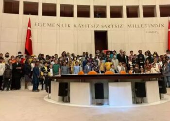 Buse Bilim Koleji TBMM’yi Ziyaret Etti