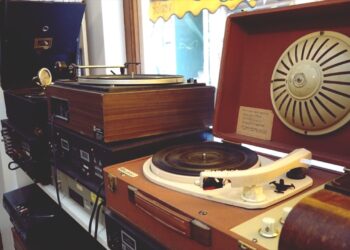 Çanakkale’de 63 Yaşındaki Pikap Tamircisi Yarım Asırdır Sanatını Sürdürüyor