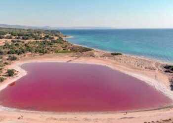Çanakkale’de Bilim İnsanları Kalpli Göl’deki Mikroorganizmaları İnceliyor