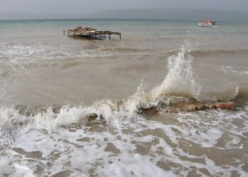 Çanakkale’de Kuvvetli Rüzgar Hasarlara Yol Açtı