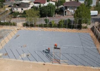 Çayırova’da yeni halı alanların inşaatı sürüyor