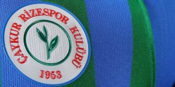 Çaykur Rizespor Yeni Teknik Direktörle İmzaları Attı