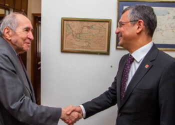 CHP Genel Başkan Adayı Özgür Özel’den Altan Öymen’e Ziyaret