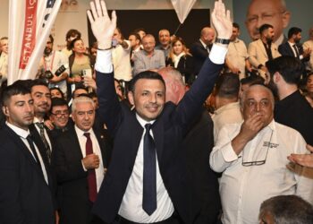 CHP’de İstanbul İl Başkanlığına Değişimcilerin Adayı Özgür Çelik Seçildi