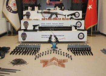 Cinayet Şüphelisinin Deposundan El Bombası Çıktı