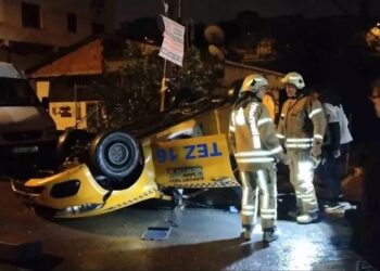 Devrilen Taksinin Sürücüsü Yaralandı