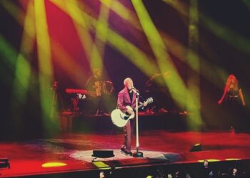 Dino Merlin İstanbul’da Unutulmaz Bir Konser Verdi