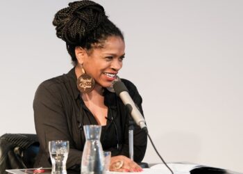 Doktor Natasha A. Kelly Almanya’da Irkçılığın Kurumsal Düzeyde Devam Ettiğini Açıkladı