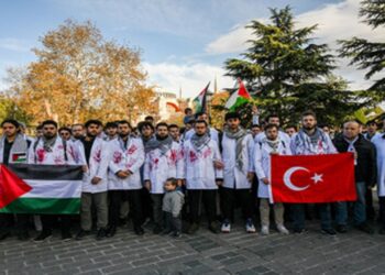 Doktorlardan Gazze İçin Sessiz Yürüyüş