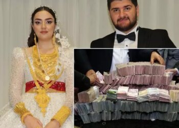 Düğün Töreninde 6 Saat Takı Takıldı, 12 Kişi Paraları Saydı
