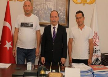 Edirne’de belediye işçisi bulduğu para dolu çantayı emniyete teslim etti