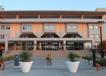 Edirne’de Yapılan Operasyonda 21 Aranan Şüpheli Yakalandı