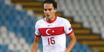 Enes Ünal Üst Üste İkinci Kez Yılın Oyuncusu Seçildi
