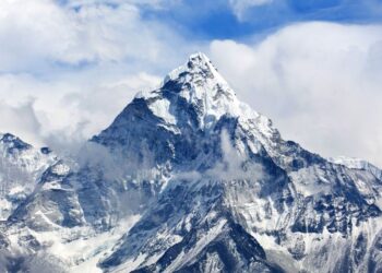 Everest’ten Dönerken Kaza Yapan Helikopter 6 Kişiye Mezar Oldu