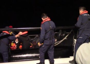 Ezine’de 38 Düzensiz Göçmen Yakalandı