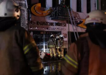 Fatih’te Oyuncak Müzesinde Çıkan Yangın Söndürüldü