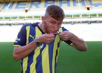 Fenerbahçe, Burak Kapacak’ı Sivasspor’a kiraladı