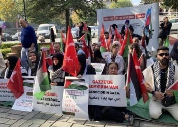 Filistin İçin Sultanahmet’te Kefenli Protesto