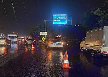 Gebze’de Şiddetli Yağış Trafiği Felç Etti