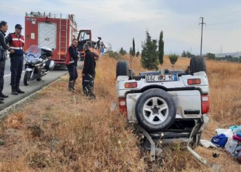 Gelibolu’da bariyere çarpan arabanın şoförü yaralandı