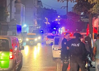 Gençler Arasında Çıkan Bıçaklı Kavgada Bir Kişi Yaralandı