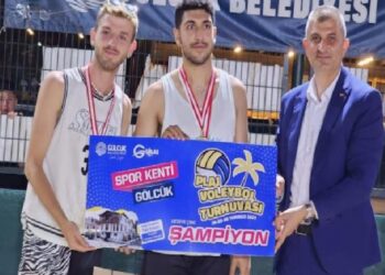 Gölcük’teki Plaj Voleybolu’nda şampiyon aşikâr oldu