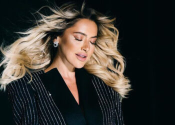 Hadise Gözyaşlarını Tutamadı! Annesinden Bahsederken Duygulandırdı