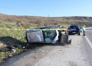 Minibüsle Çarpışan Otomobil Sürücüsü Hayatını Kaybetti